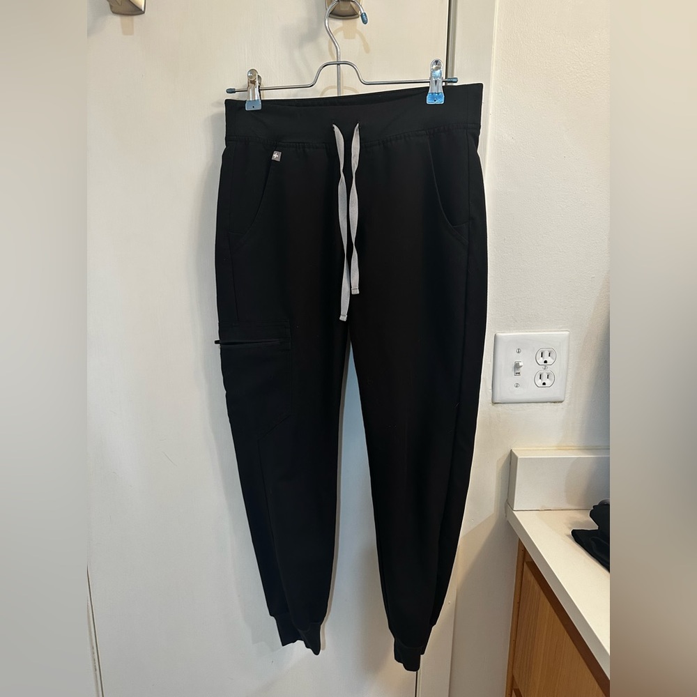 Figs Zamora jogger scrub pants, black, XS petite